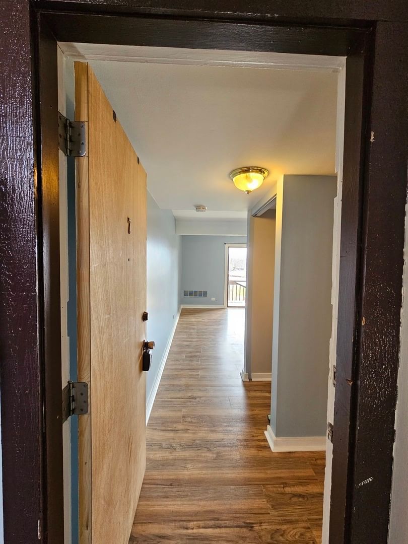 58 Vail Colony  #7, Fox Lake, IL 60020 — kitchen view