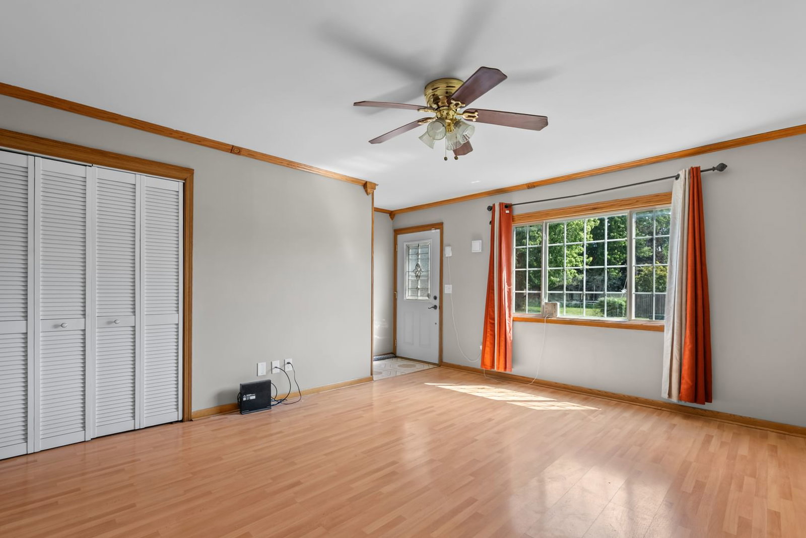 1072 N Highland Avenue, Aurora, IL 60506 — exterior view