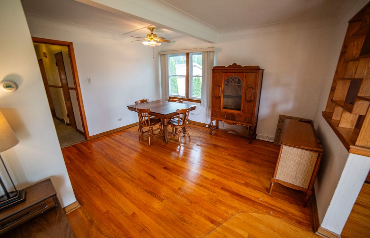 5065 Lamb Drive, Oak Lawn, IL 60453 — kitchen view