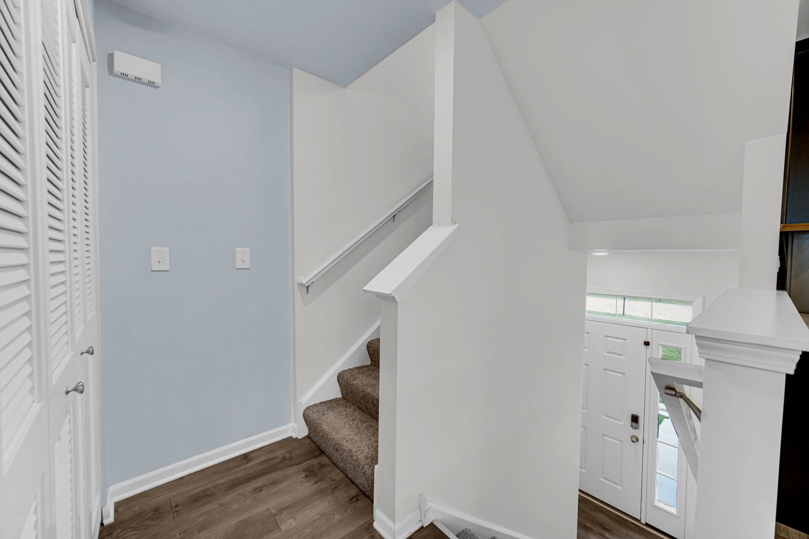 911 Charlton Lane, Naperville, IL 60563 — exterior view