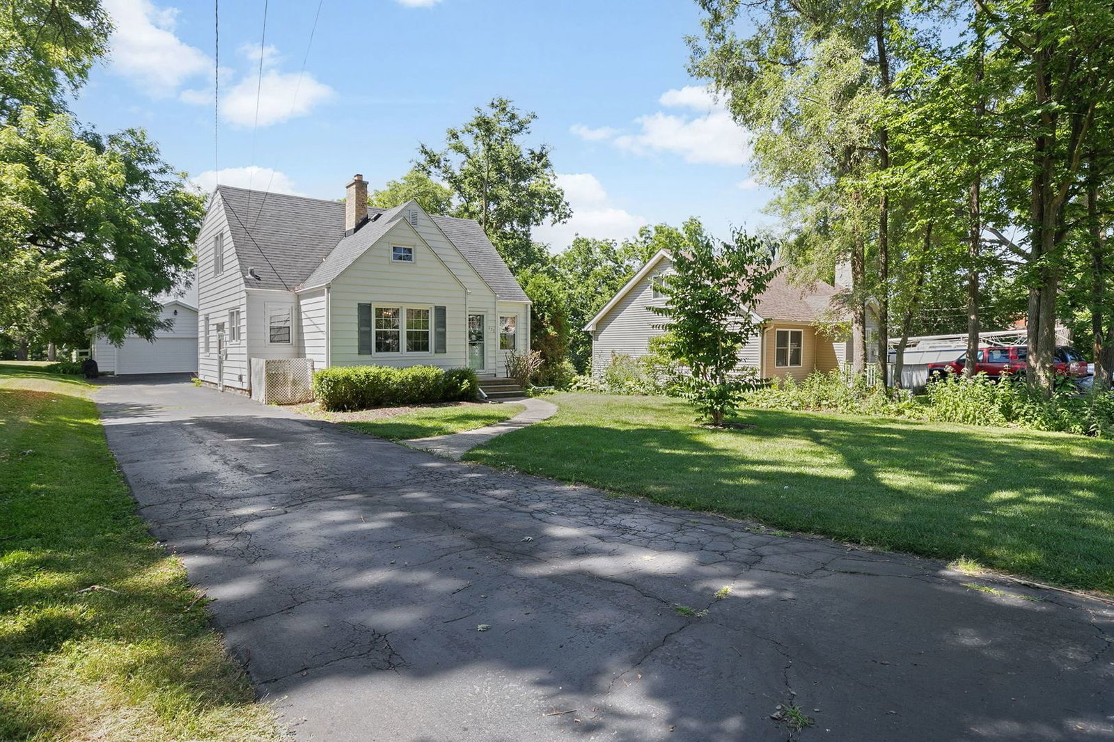 422 Harden Street, Antioch, IL 60002 — exterior view