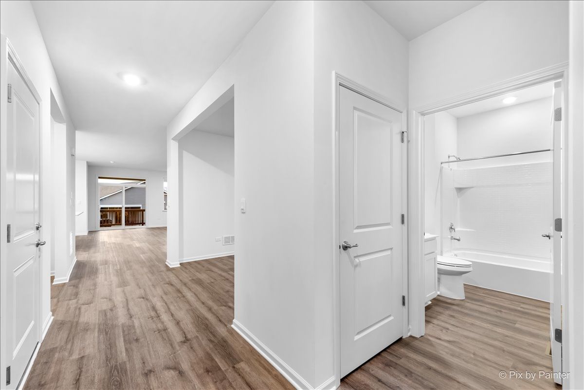 301 Westminster Court, North Aurora, IL 60542 — kitchen view