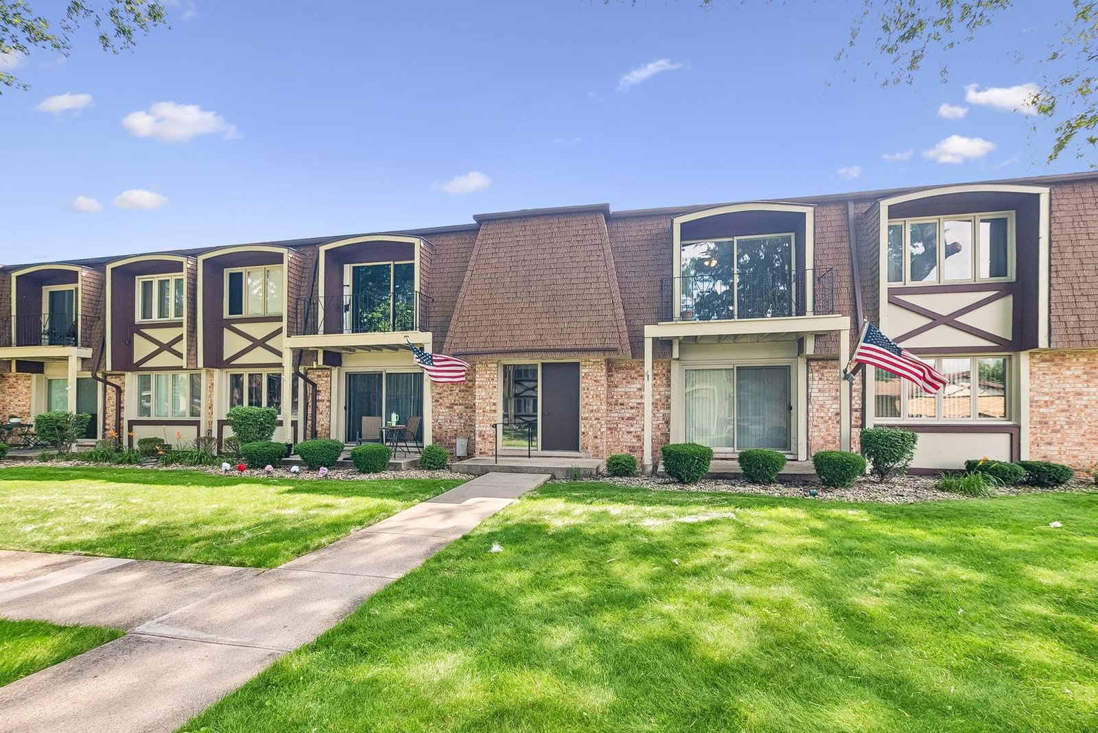 12750 Carriage Lane #C2, Crestwood, IL 60418 — exterior view