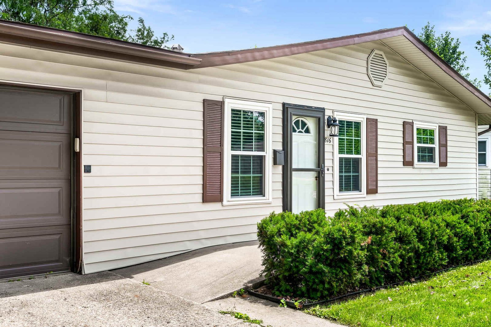 816 Mayflower Avenue, Bloomington, IL 61701 — exterior view