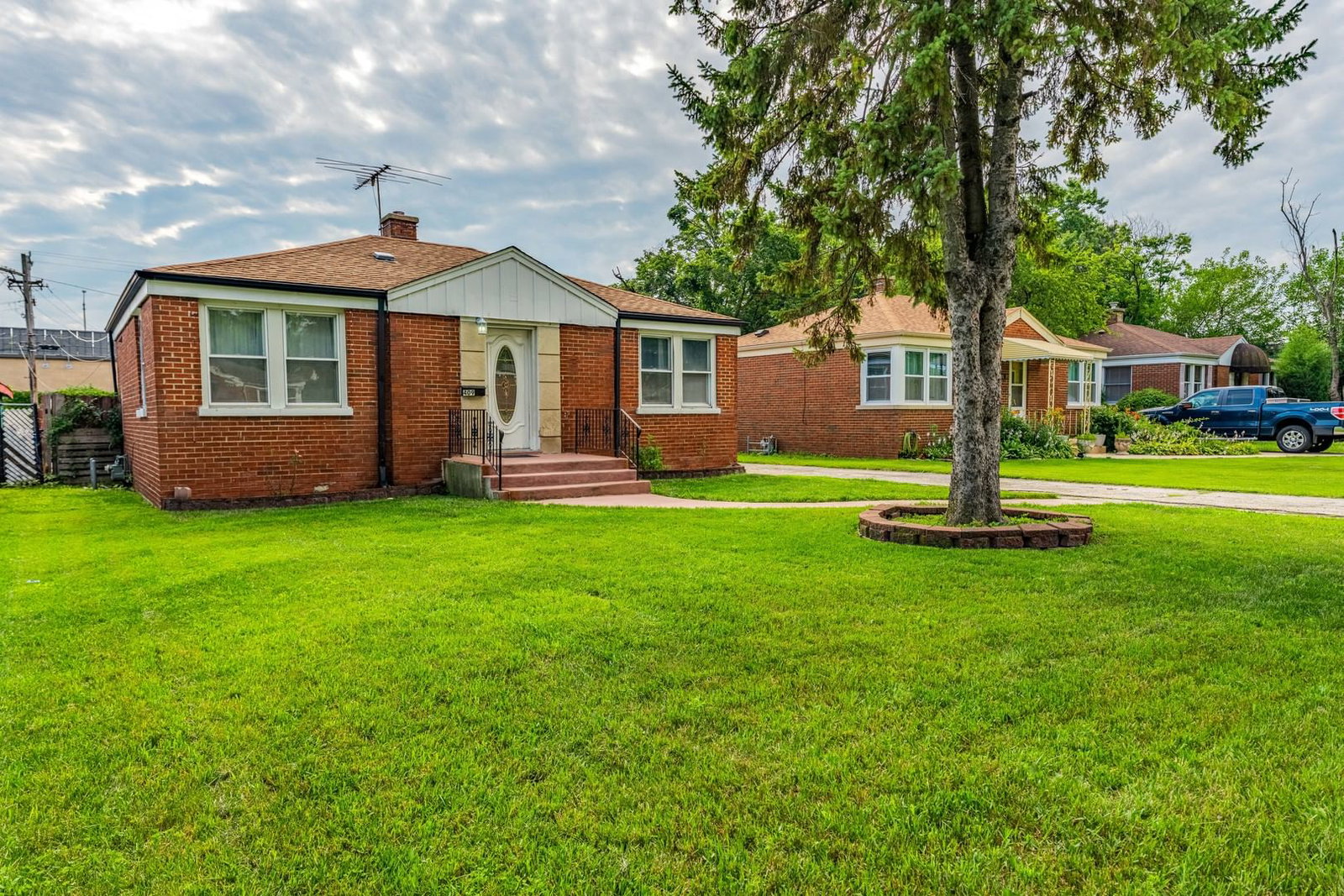 409 ENGLEWOOD Avenue, Hillside, IL 60162 — exterior view
