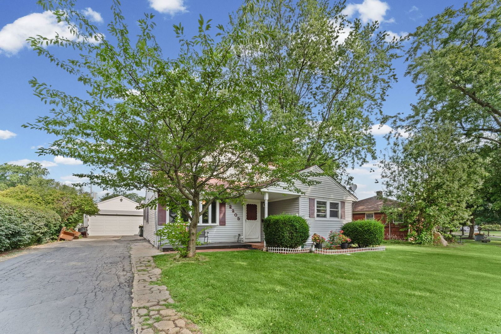 2205 Bluebird Lane, Rolling Meadows, IL 60008 — exterior view