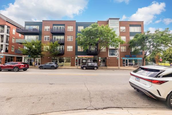 17 W 35th Street #304, Chicago, IL 60616 — exterior view