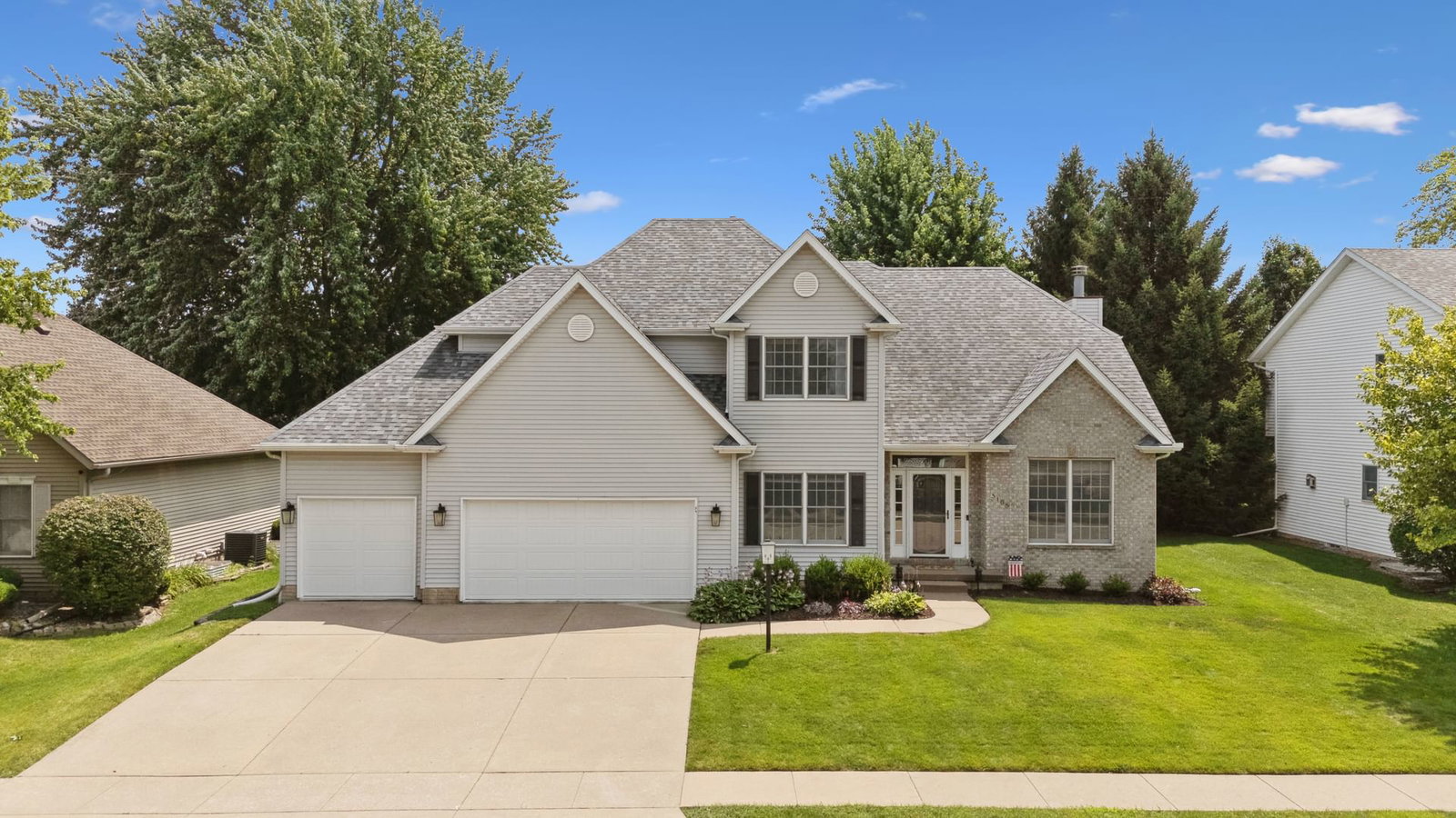 3105 48th Avenue, Bettendorf, IA 52722 — kitchen view