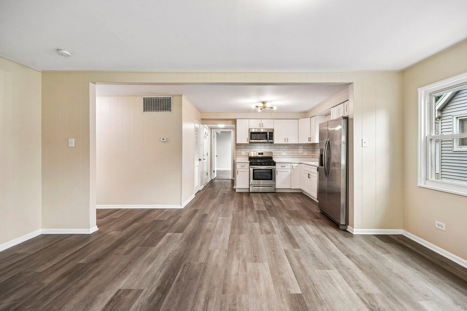 14626 Abbottsford Road, Midlothian, IL 60445 — kitchen view