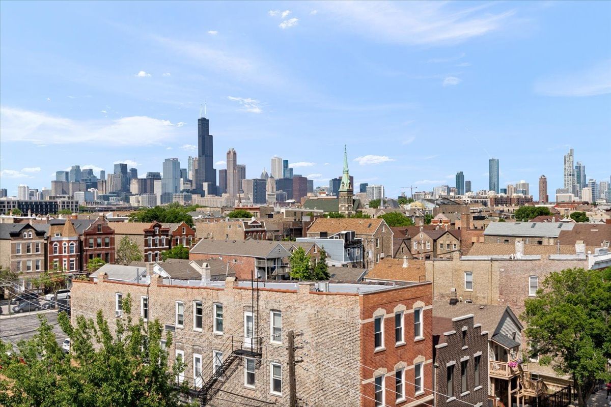 1901 S Loomis Street, Chicago, IL 60608 — exterior view