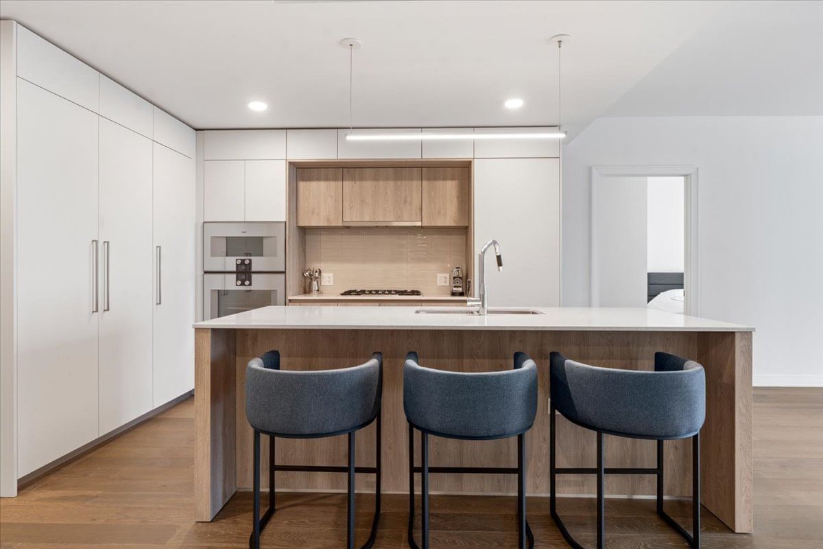 211 N Harbor Drive #403, Chicago, IL 60601 — kitchen view