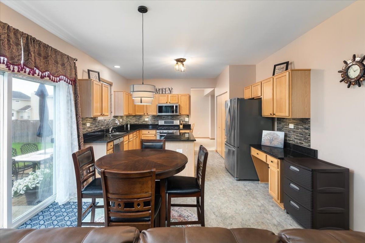 24053 Nightingale Court, Plainfield, IL 60585 — kitchen view