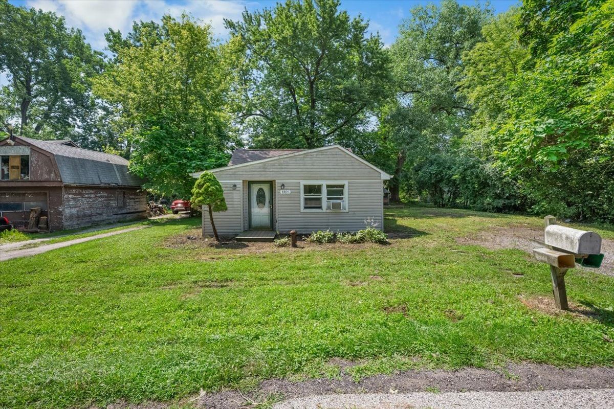 1325 Louise Street, Crystal Lake, IL 60014 — exterior view
