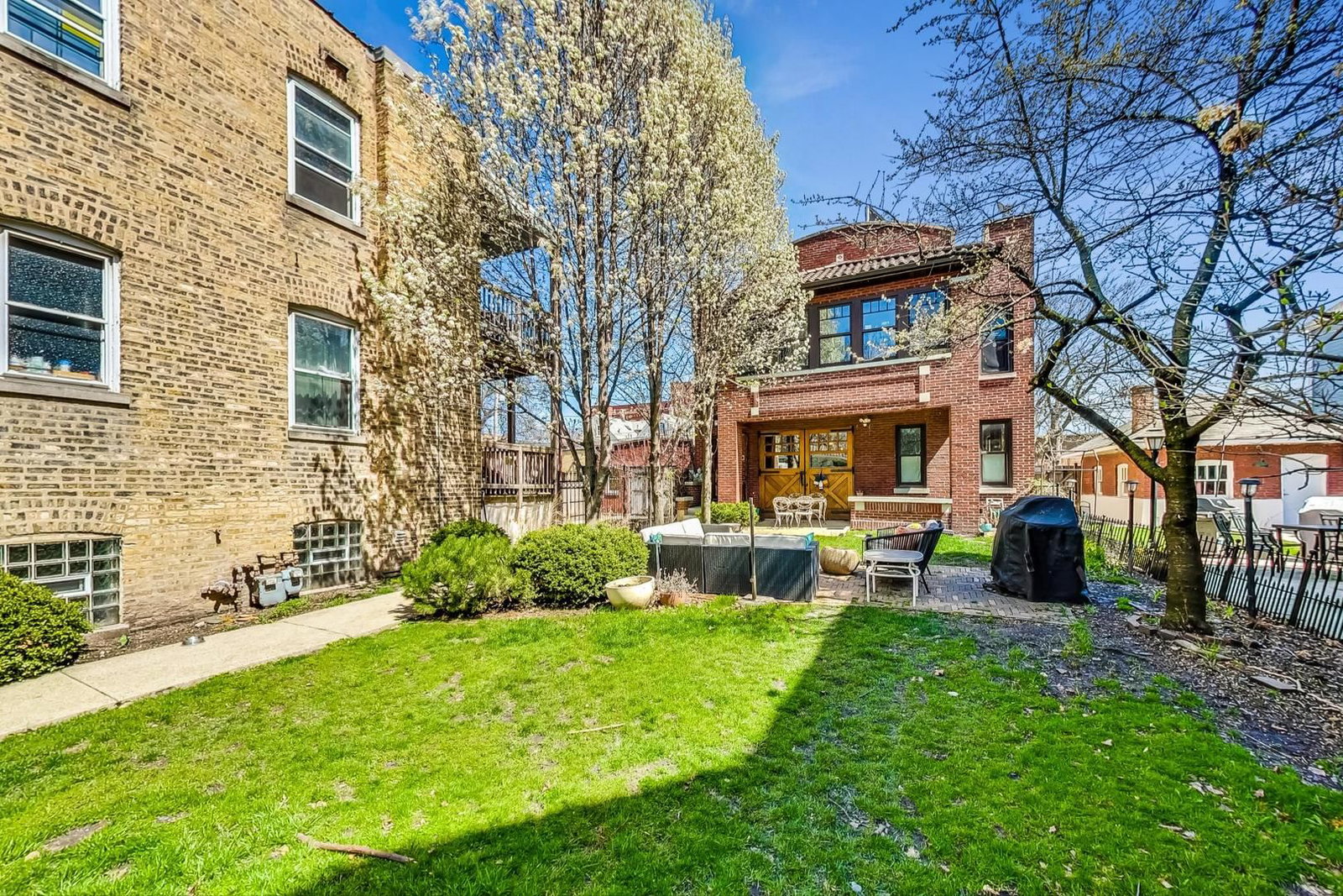 1835 N Humboldt Boulevard, Chicago, IL 60647 — exterior view