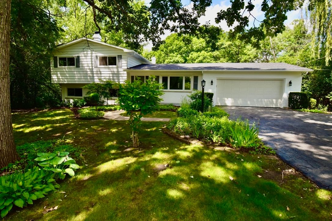26890 N Longwood Road, Lake Forest, IL 60045 — exterior view