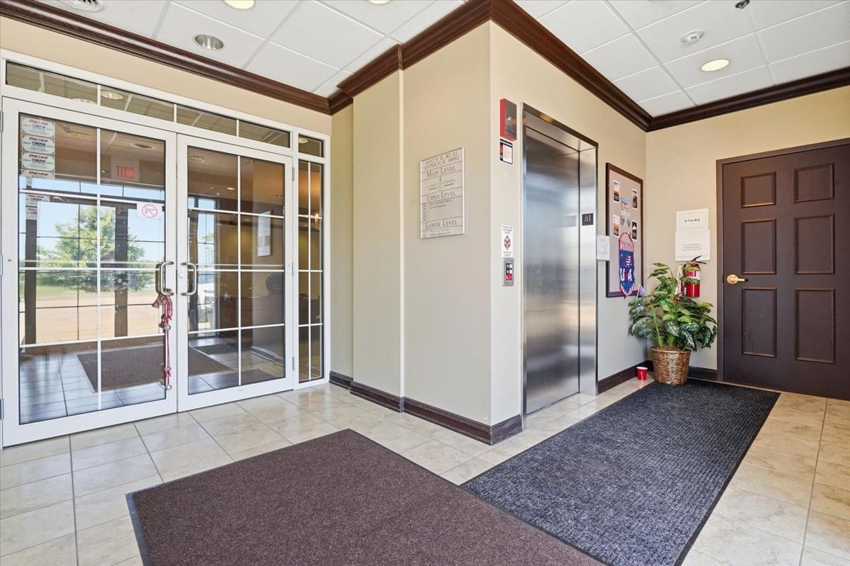 41412 N Il Route 83 , Antioch, IL 60002 — exterior view