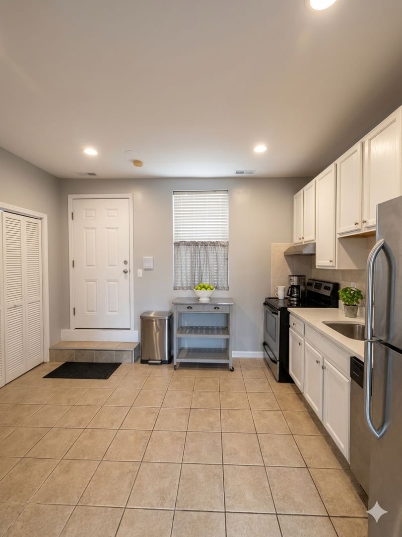 3906 W Belmont Avenue #1, Chicago, IL 60618 — exterior view