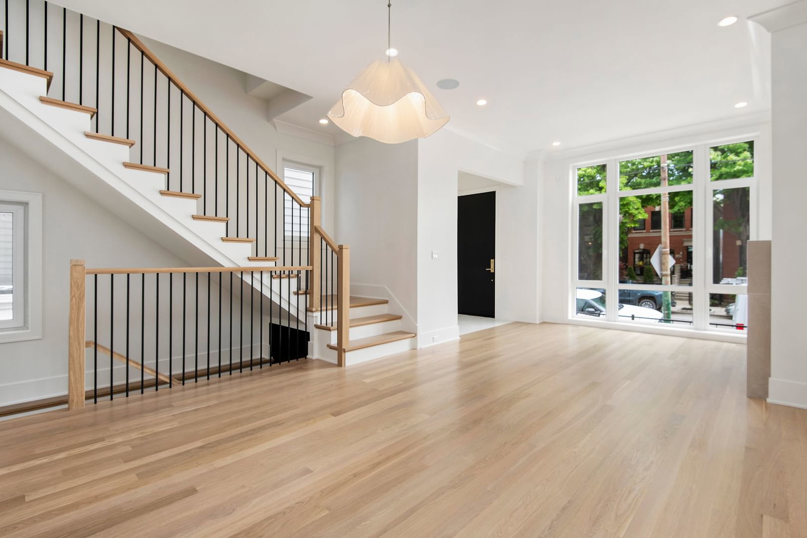2228 N Southport Avenue, Chicago, IL 60614 — exterior view