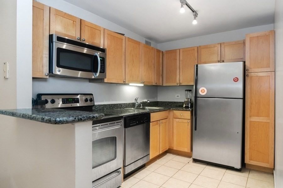 655 W IRVING PARK Road #4011, Chicago, IL 60613 — bedrooms view