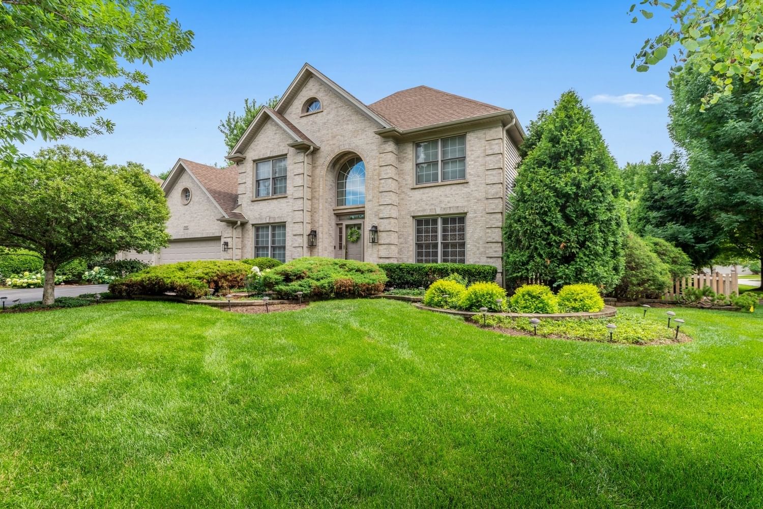 2660 Hoddam Road, Naperville, IL 60564 — exterior view