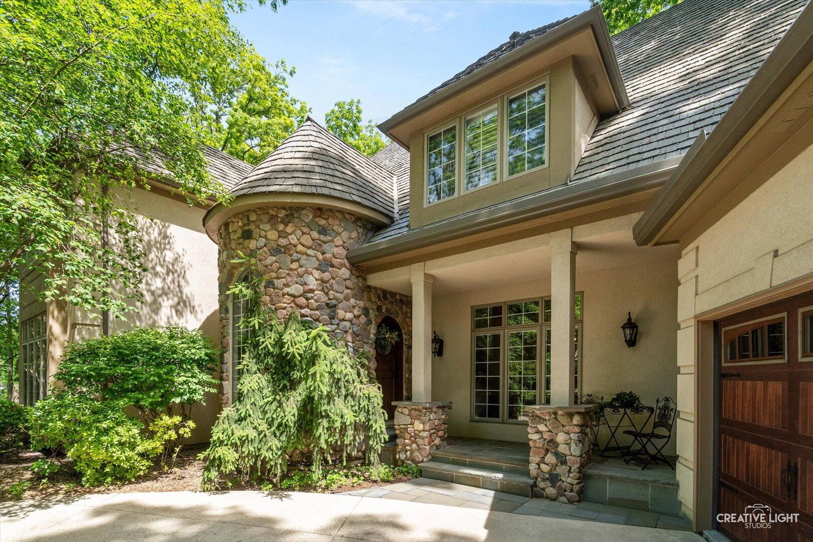 1585 Woodcrest Court, Aurora, IL 60502 — exterior view