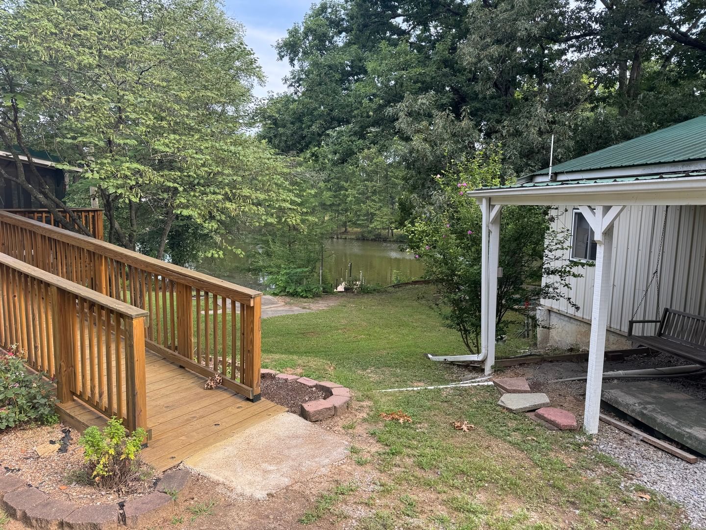108 Robin Drive, Benton, IL 62812 — exterior view