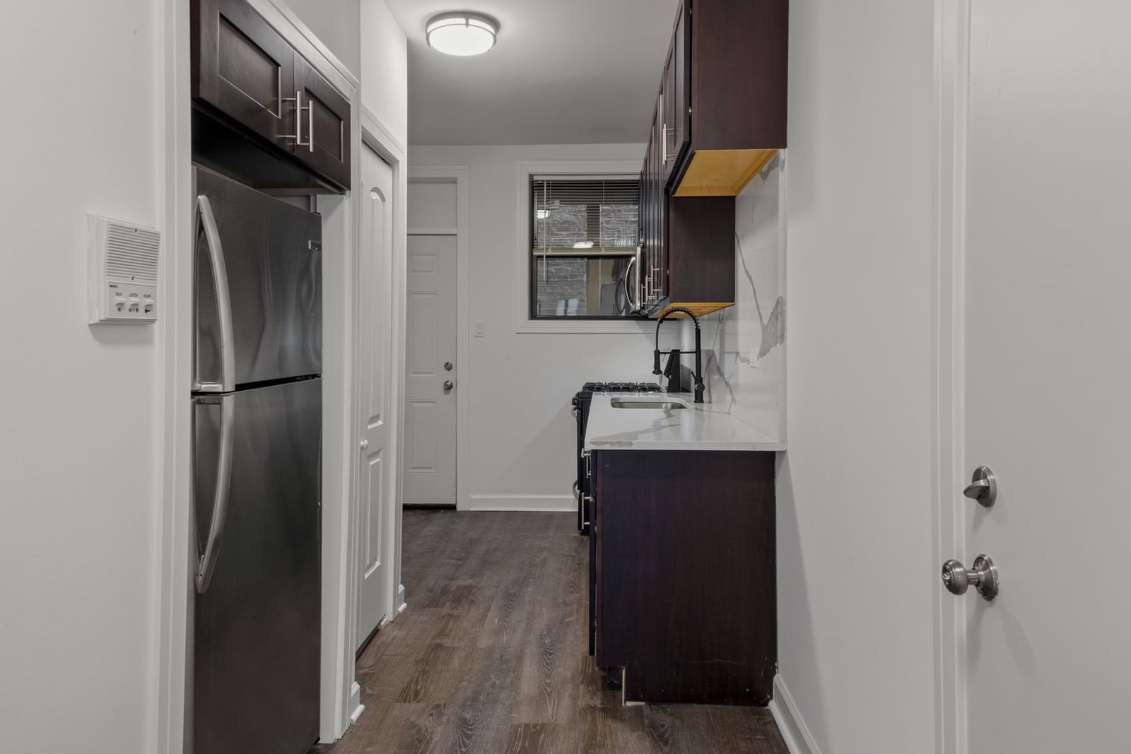 1904 N Whipple Street #101, Chicago, IL 60647 — living view