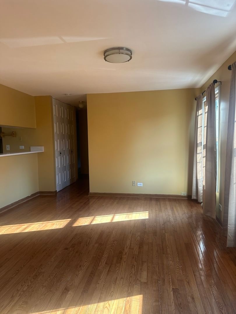 1284 Prairie Avenue #D, Glendale Heights, IL 60139 — kitchen view