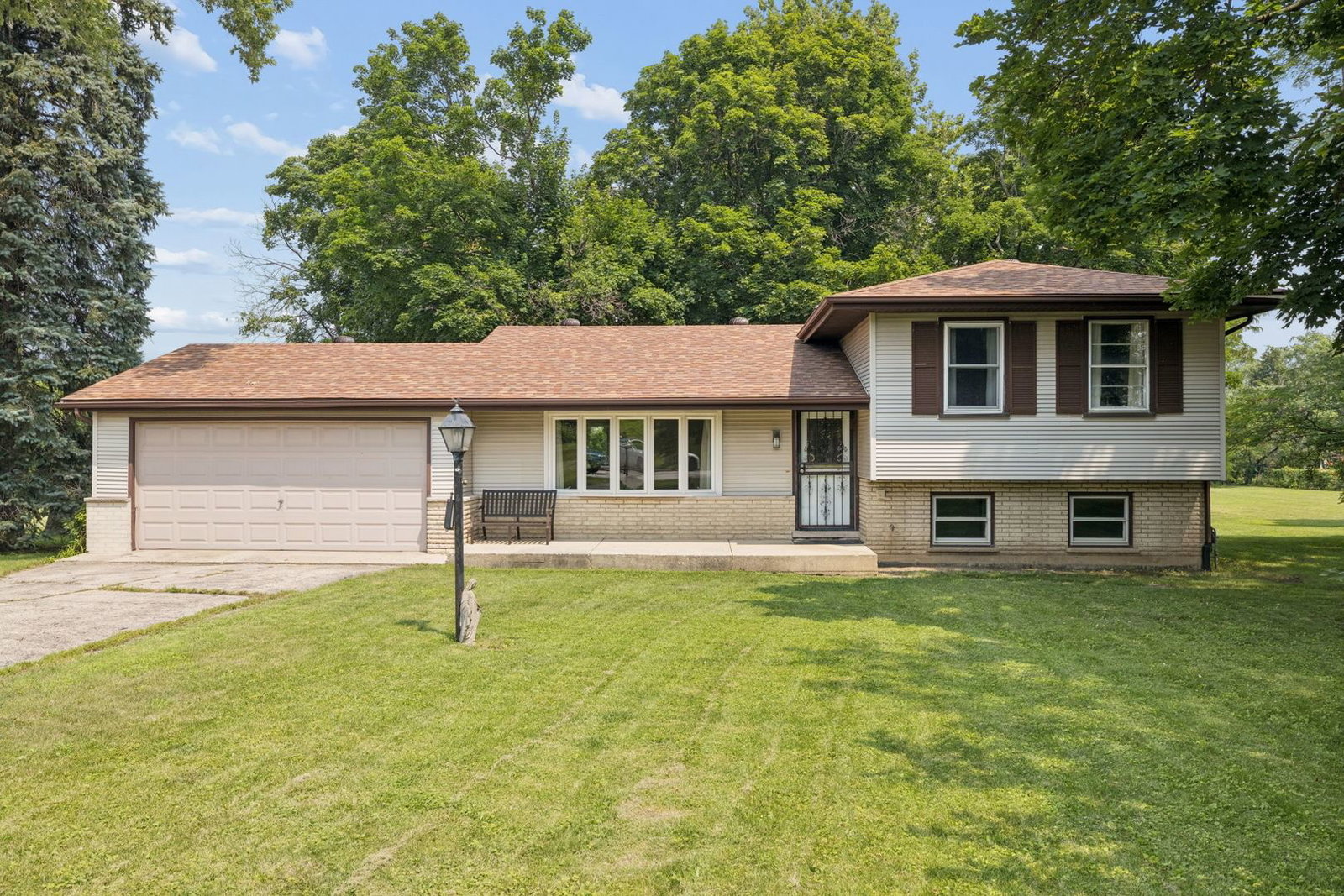 4415 Yender Avenue, Lisle, IL 60532 — exterior view