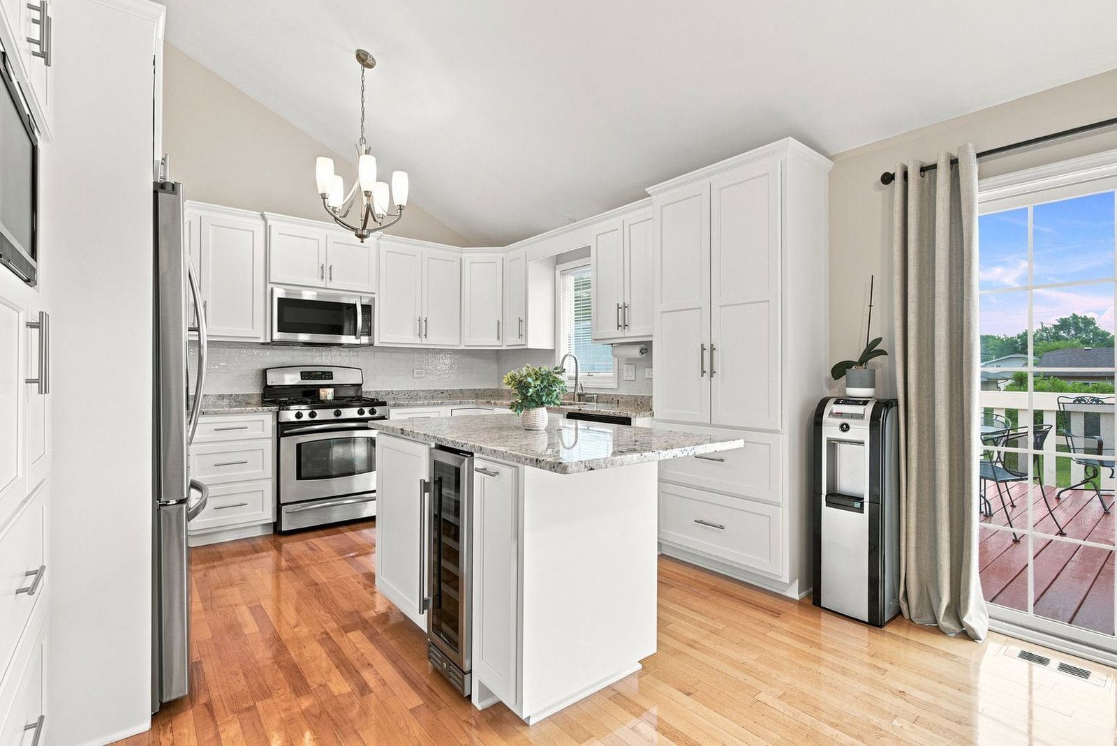 629 Poplar Avenue, Romeoville, IL 60446 — kitchen view