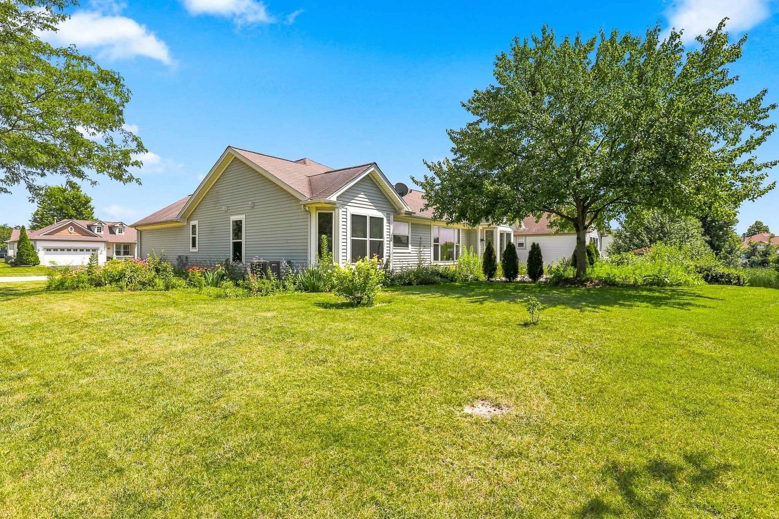 12655 Horseshoe Trail, Huntley, IL 60142 — exterior view