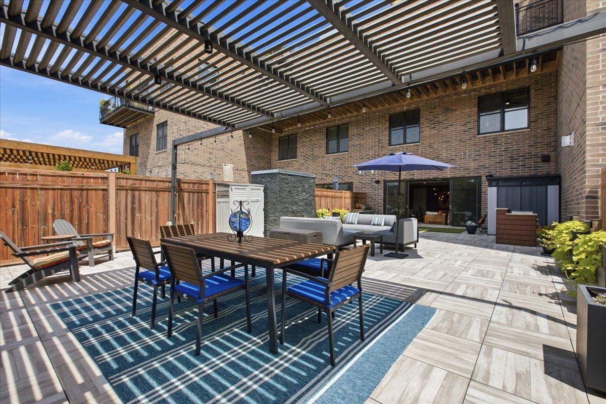 5820 N Clark Street #207, Chicago, IL 60660 — exterior view