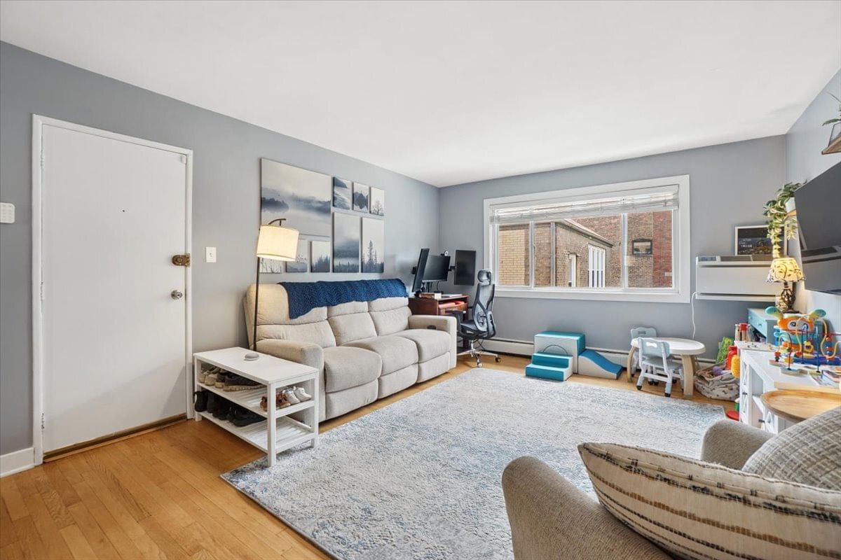 547 Sheridan Road #3W, Evanston, IL 60202 — living view