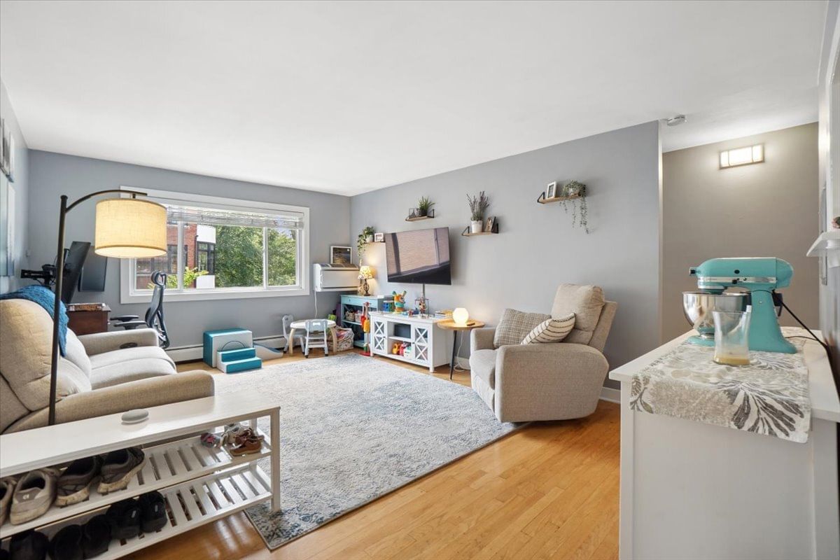 547 Sheridan Road #3W, Evanston, IL 60202 — living view