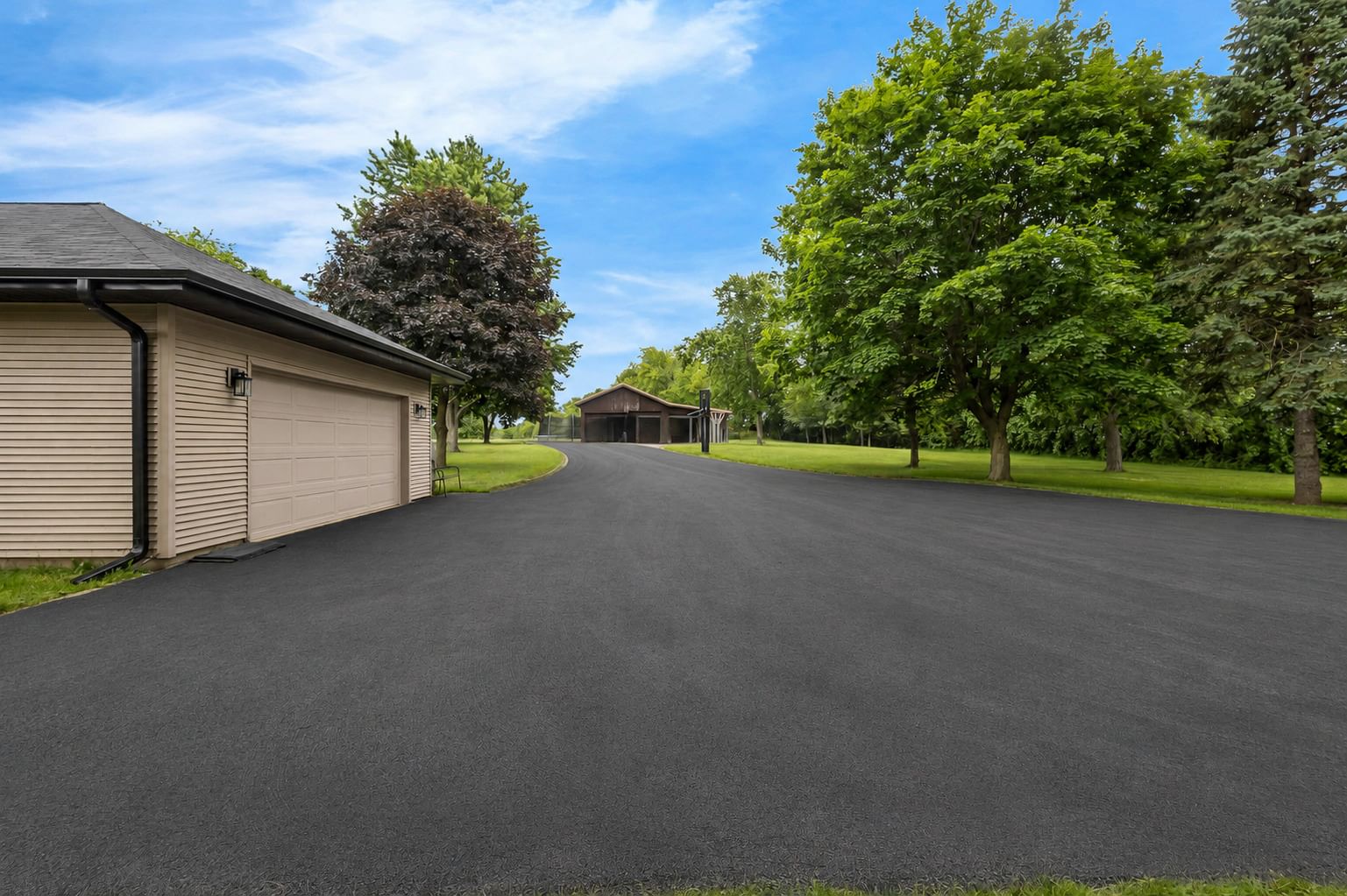 11N025 Burlington Road, Hampshire, IL 60140 — exterior view