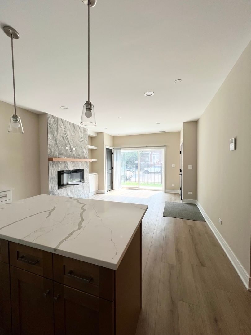 4934 S Champlain Avenue #1, Chicago, IL 60615 — exterior view