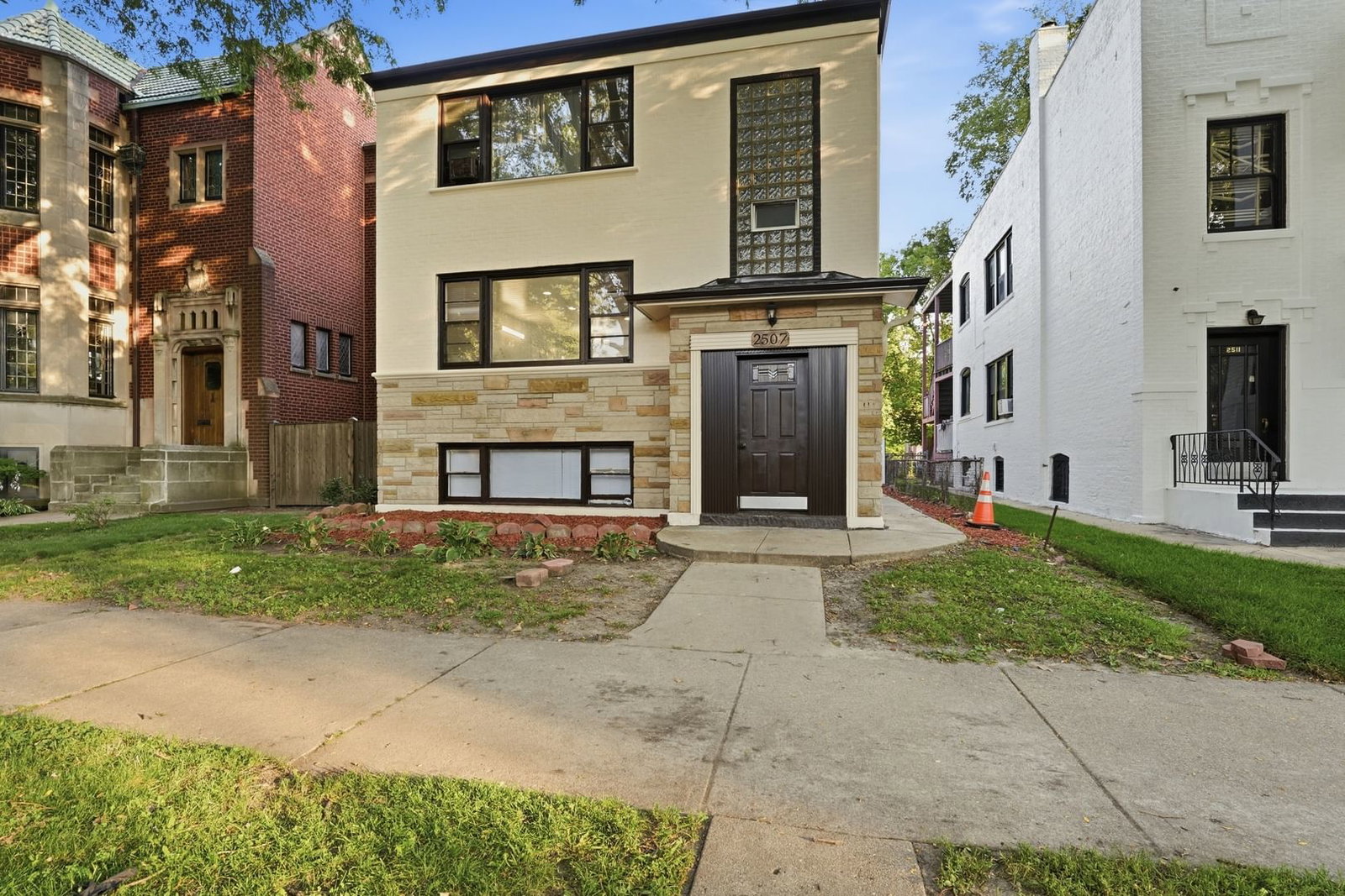 2507 W Coyle Avenue, Chicago, IL 60645 — exterior view