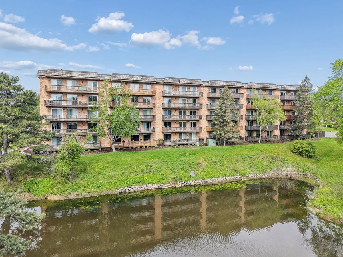 8025 Woodglen Lane #403, Downers Grove, IL 60516 — exterior view