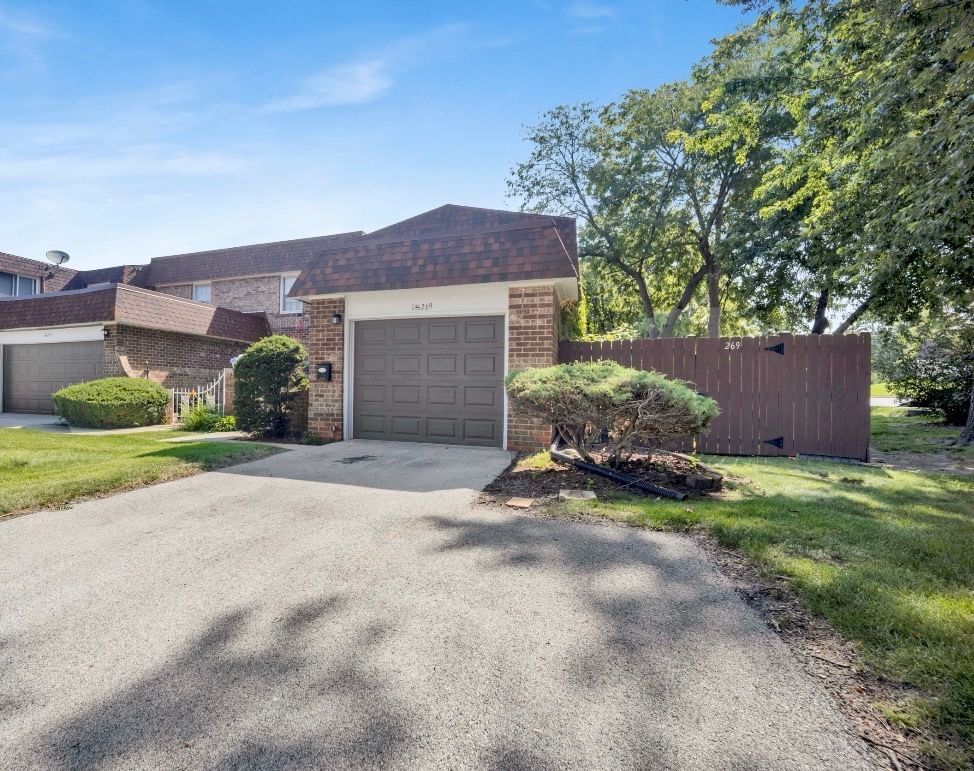 1S269 Ardmore Avenue, Villa Park, IL 60181 — exterior view