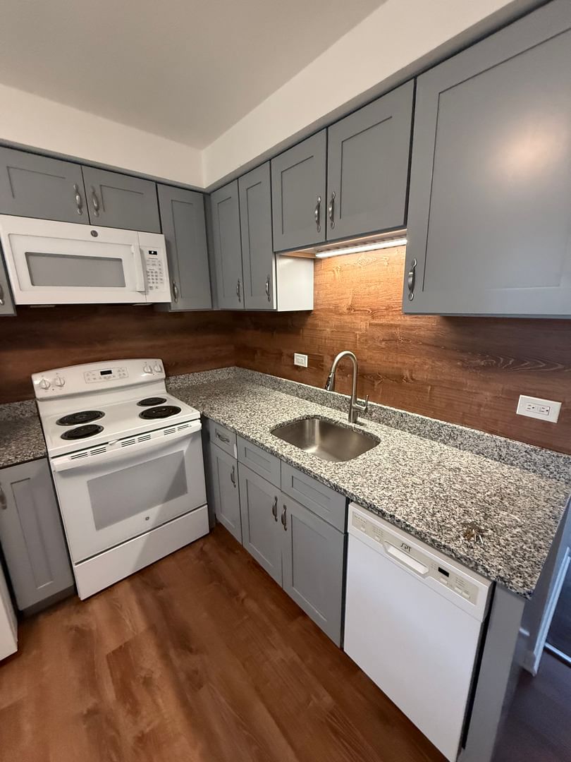 10351 Chaucer Street #2S, Westchester, IL 60154 — exterior view