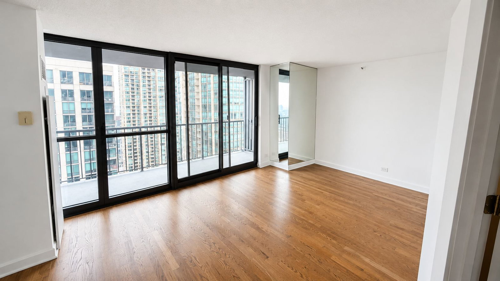 10 E Ontario Street #4007, Chicago, IL 60611 — kitchen view