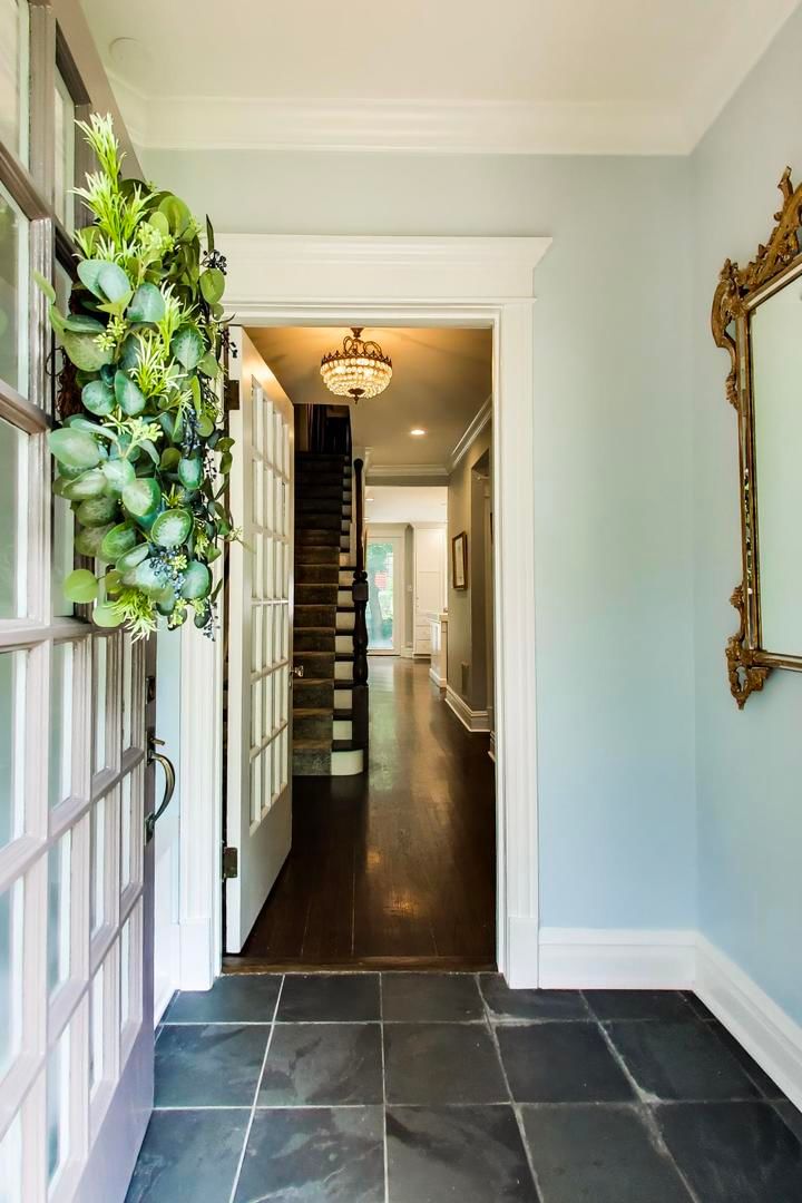 2022 Kenilworth Avenue, Wilmette, IL 60091 — kitchen view