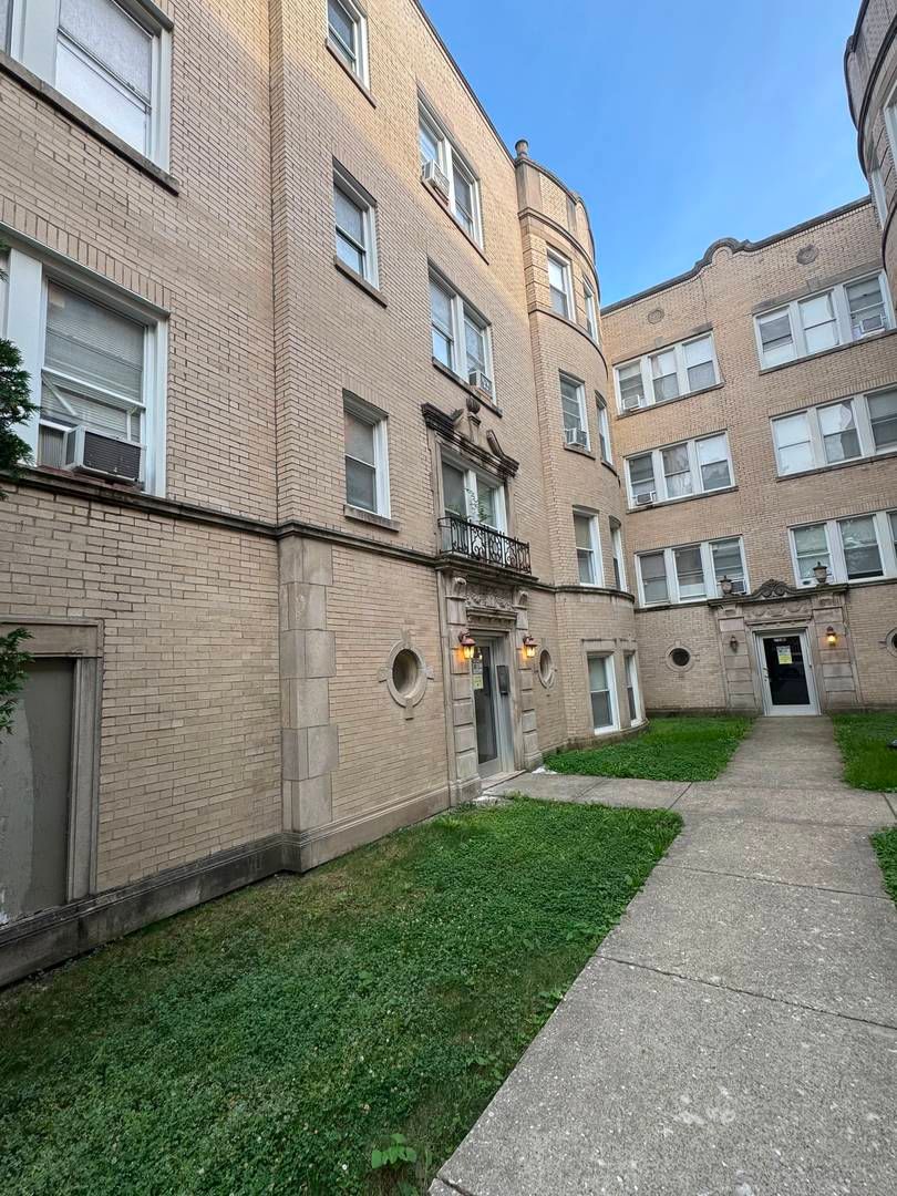 2751 W Arthur Avenue #2, Chicago, IL 60645 — exterior view