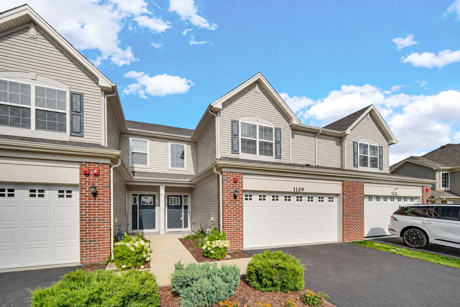 1129 Hawk Hollow Drive, Yorkville, IL 60560 — exterior view