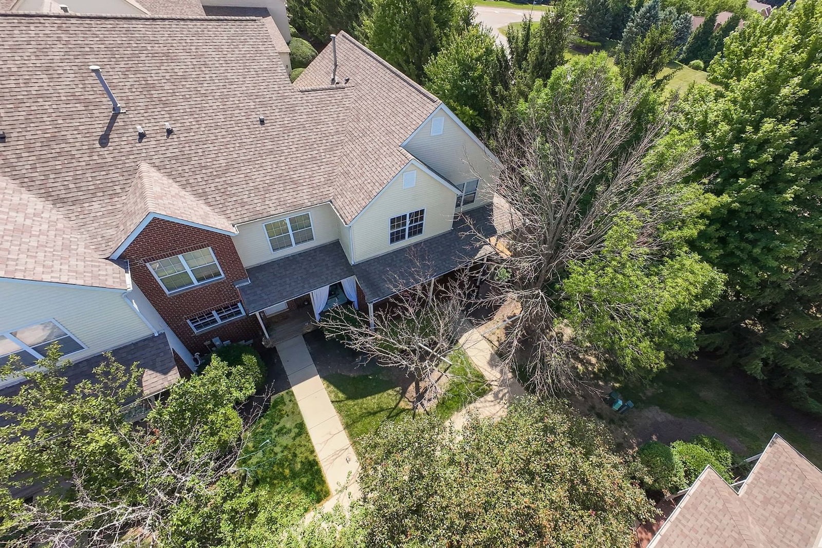 536 Clayton Circle #A, Sycamore, IL 60178 — exterior view