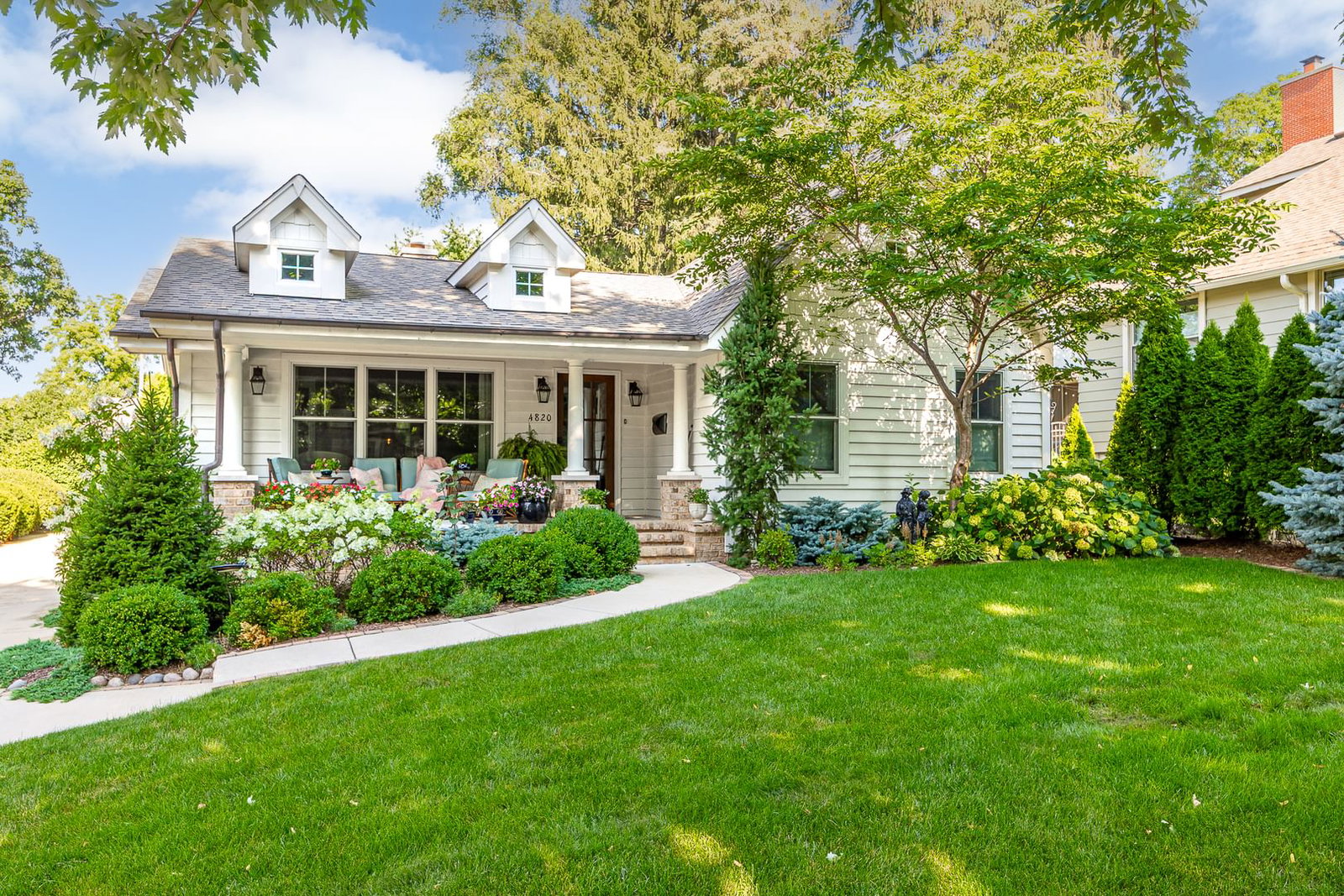 4820 Lee Avenue, Downers Grove, IL 60515 — exterior view