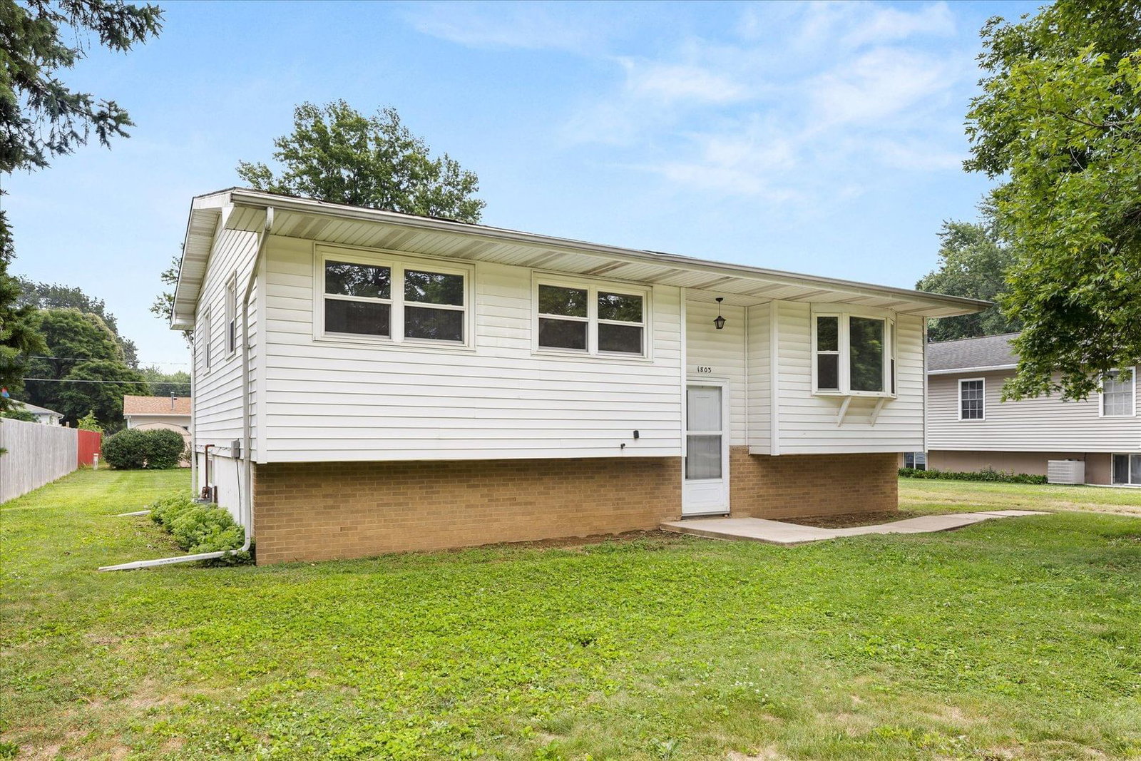 1803 Wright Street, Streator, IL 61364 — exterior view