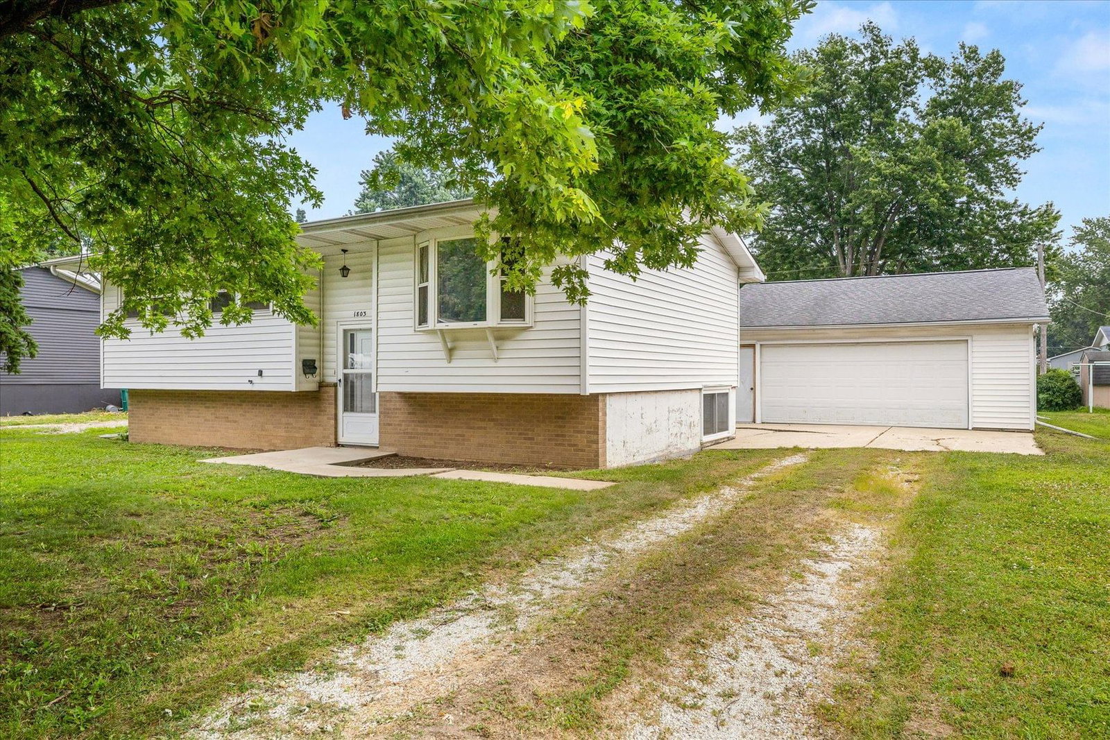 1803 Wright Street, Streator, IL 61364 — exterior view