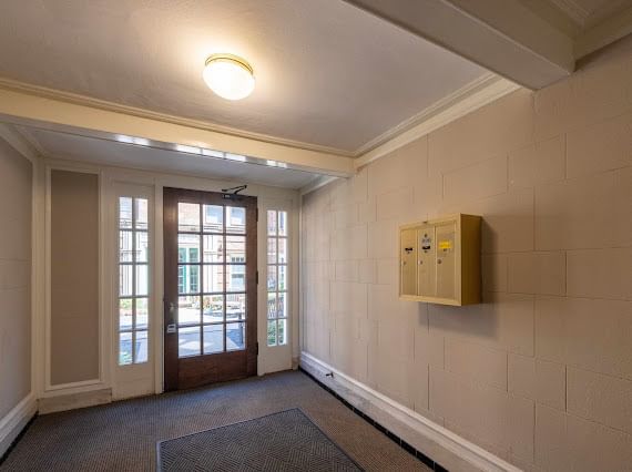 719 Hinman Avenue #2E, Evanston, IL 60202 — kitchen view