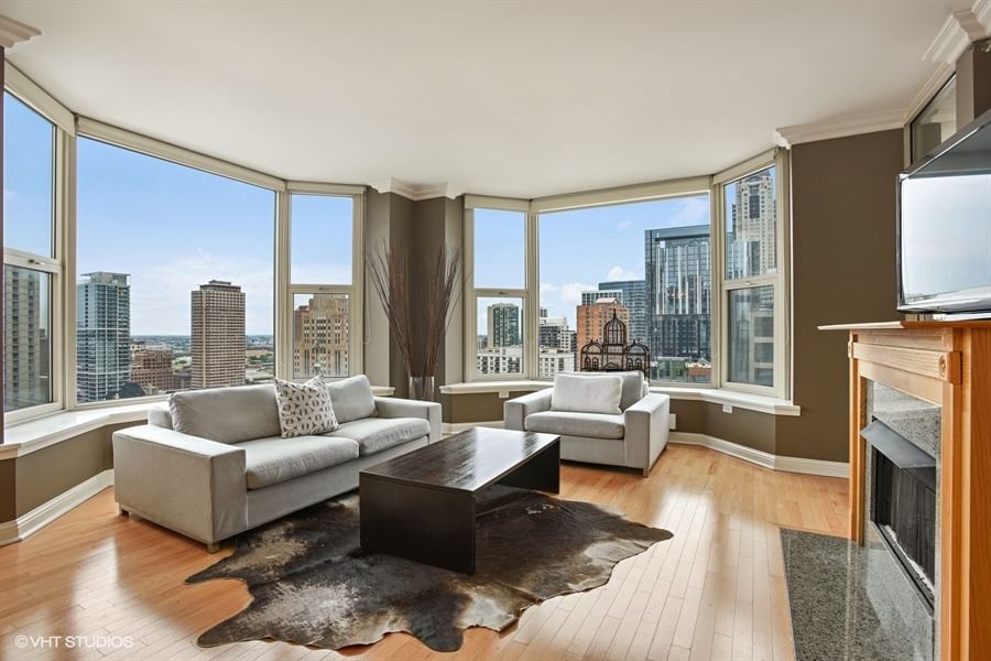 25 E Superior Street #2102, Chicago, IL 60611 — exterior view